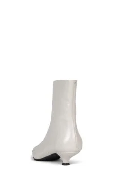 CANDID -Outlet Elevated Steps Store candid st 732009