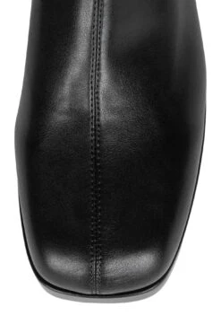 CAPACITY -Outlet Elevated Steps Store capacity jeffrey campbell 260316