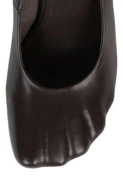 CONFORM -Outlet Elevated Steps Store conform pump jeffrey campbell 723358