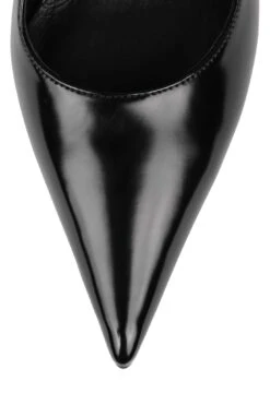 Strategy CREATIVE -Outlet Elevated Steps Store creative strategy 422022